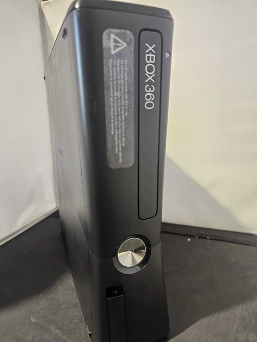 Конзола Геймърска Xbox 360 Elite почти като Xbox one