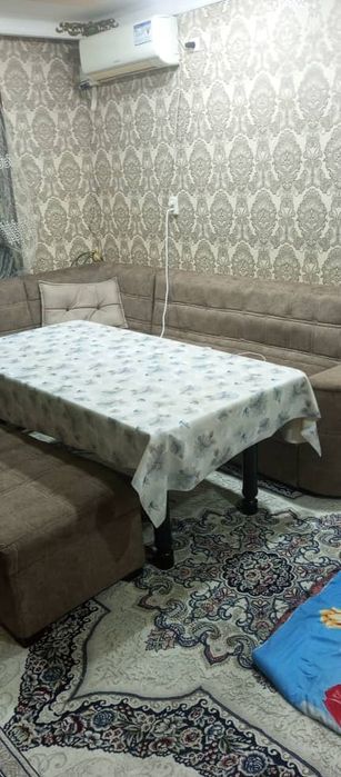 Stenka divan i stol