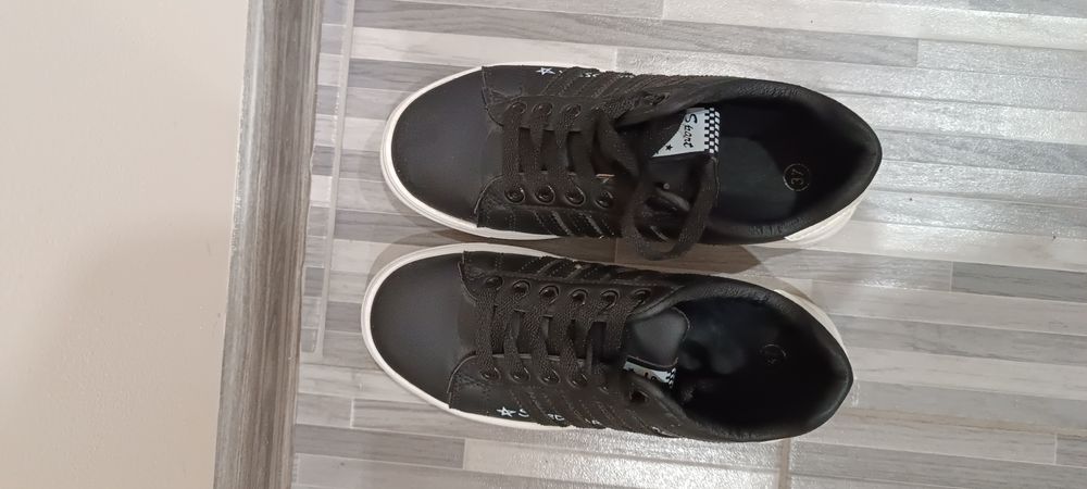 Дамски кецове-37 номер-15 лева