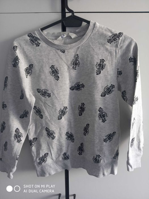 Adidas и H&M размер 9-10 години.