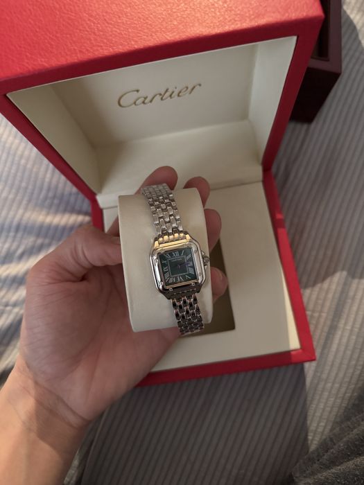 Часы Cartier.