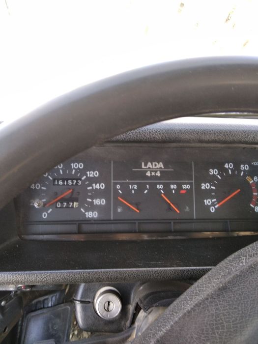 Нива ВАЗ 21310 сотилади