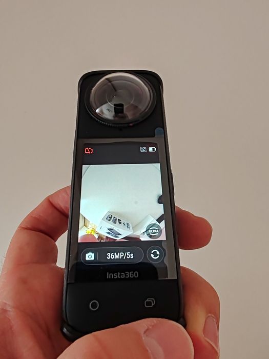 camera video de acțiune Insta360 X4+ accesorii și garanție