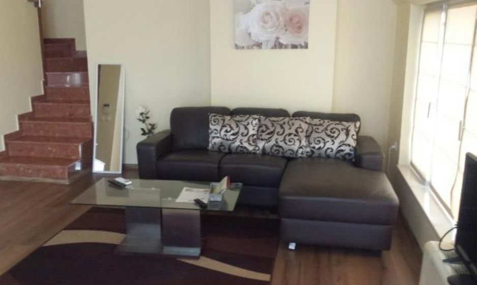 Дава се под наем Тристаен апартамент в Пловдив, Кършияка - 105 кв.м за 459 € - Снимка #2