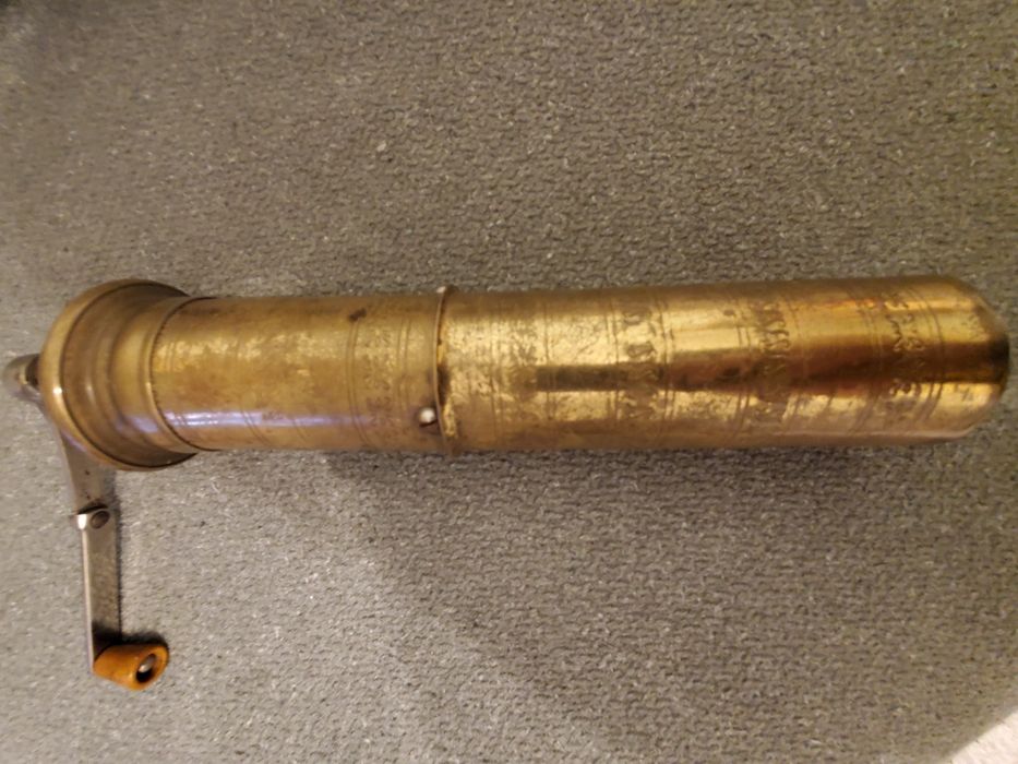 Mojar cu Pistil (2 modele vechi din bronz), rasnita veche alama