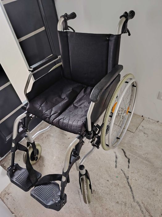 Căruț pentru persoane cu dezabiltati