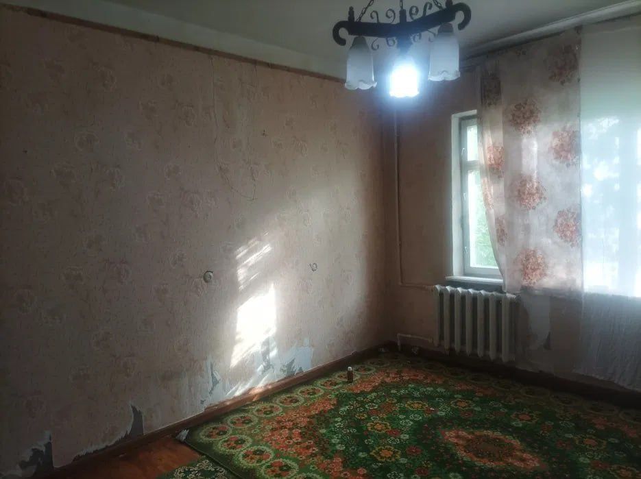 Продаю 1 комнатную квартиру Янгихает Спутник 15