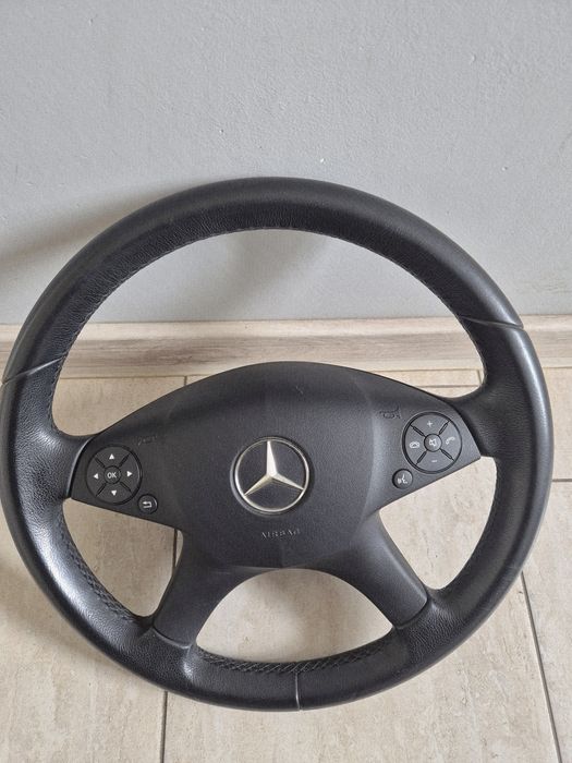 Волан за Мерцедес Ц класа W204