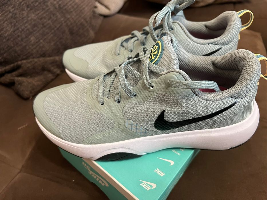 Дамски маратонки Nike