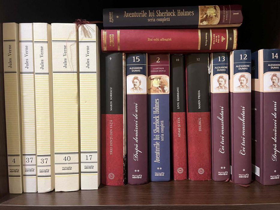 Vand colectie de carti