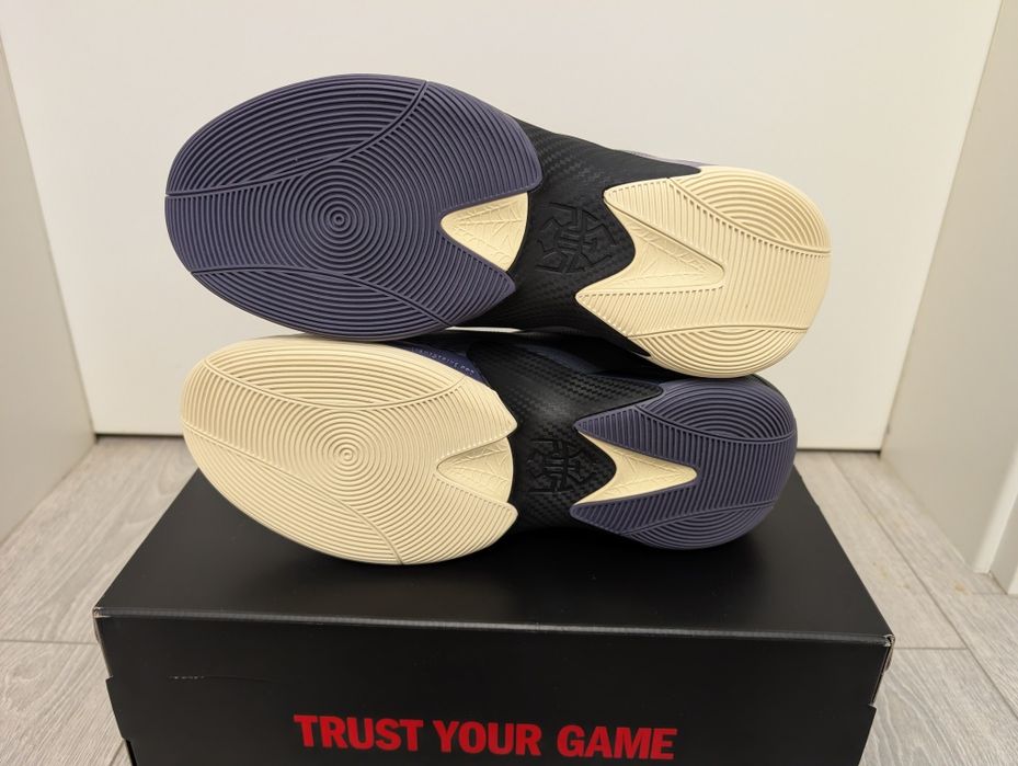 Adidas DON Issue 7 - marime 46 2/3