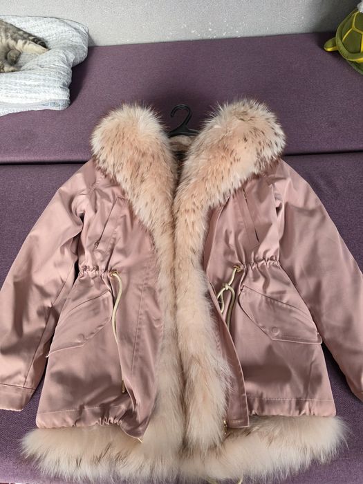 Продам парку зима 44р