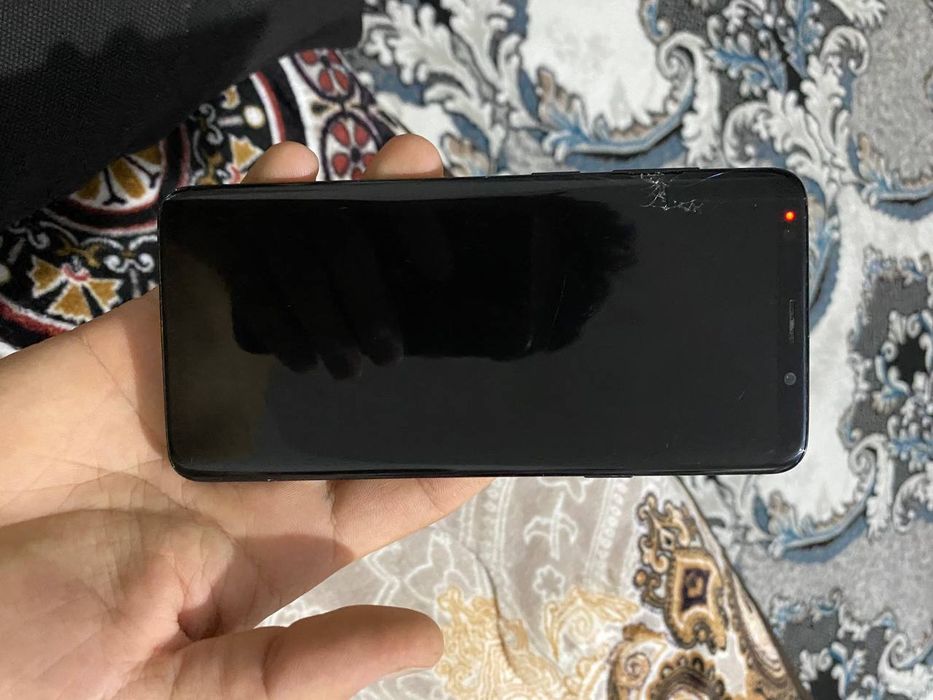 Самсунг S9 плюс сотилади