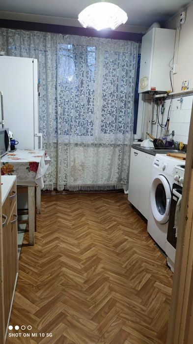 Chirie 3 camere și garaj, Cornișa