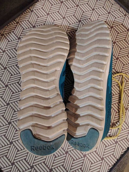 продавам маратонки La sportiva Gore tex и Reebok