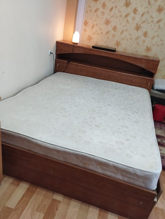 Продам спальный гарнитур