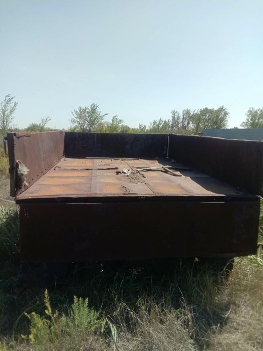 Трактор ЮМЗ-6 с телегой
