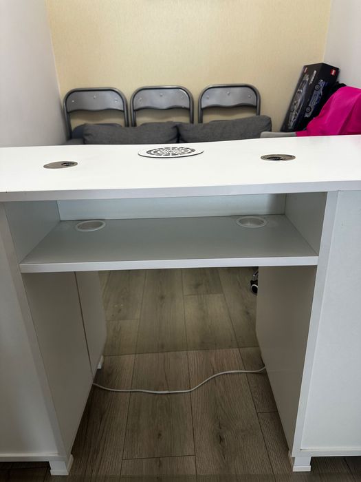 Vand masa manichiura, 5 sertare, aspirator incorporat