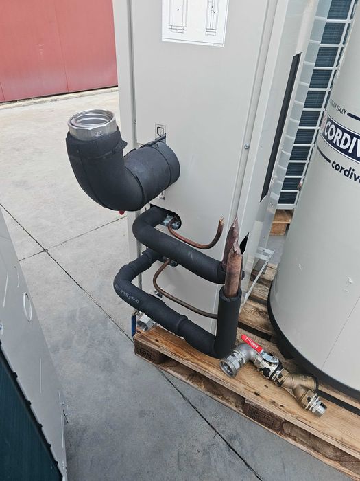 Термопомпа - чилър - Daikin - 65 KW - 2019 година