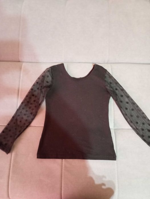 Кофточки на девочку 7-8 лет,продам не дорого