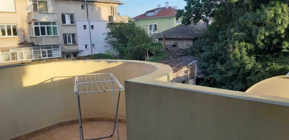 Дава се под наем Тристаен апартамент в Търговище, Център - 100 кв.м за 306 € - Снимка #10