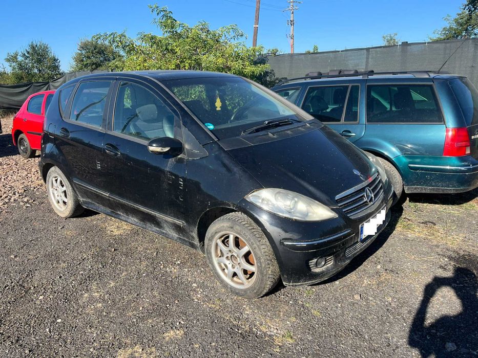 Dezmembrez Mercedes Benz A150 W169 negru 2006 4usi benzina
