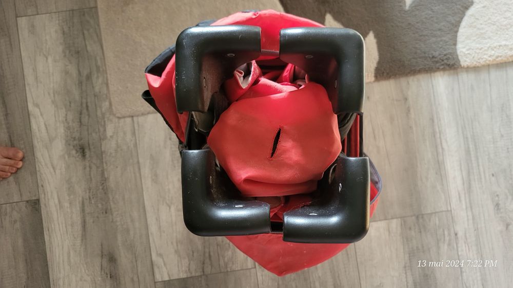 Vând patut bebe pliabil pentru transport cu saltea