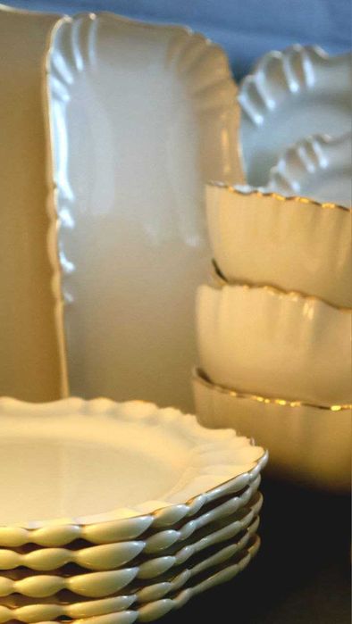 Сервиз Qualis 32 предмета, отличное состояние