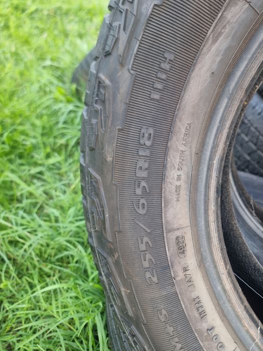 Vand anvelope 255 65 r18.  Jeep