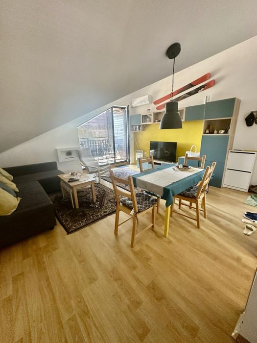 Тристаен апартамент с два балкона в комплекс в район Разлог и Банско