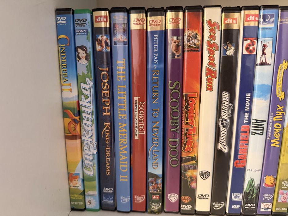Компакт дискове с детски филмчета