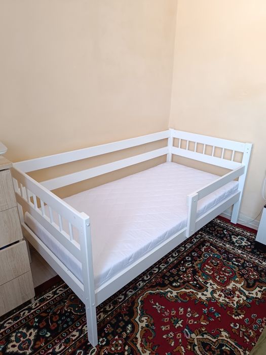 Продам кроватку БЕЗ МАТРАСА