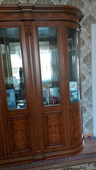 Продам мебель дерево.