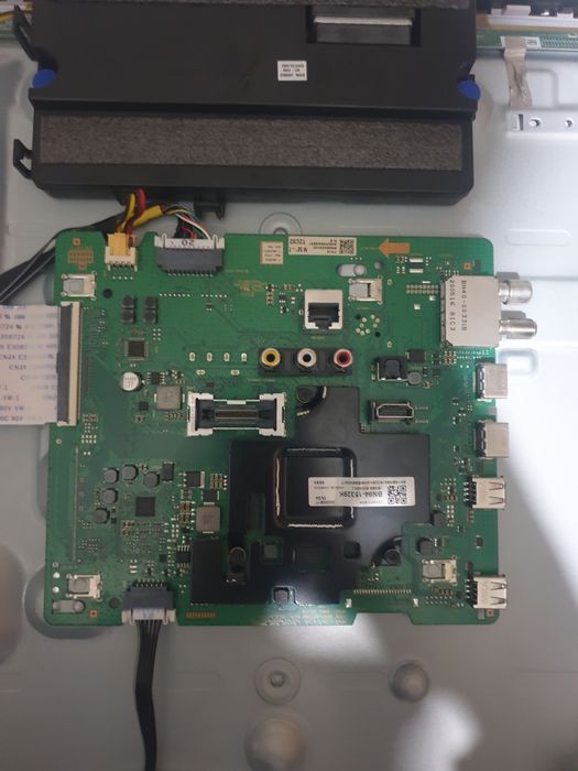 Samsung UE50TU8072U за части