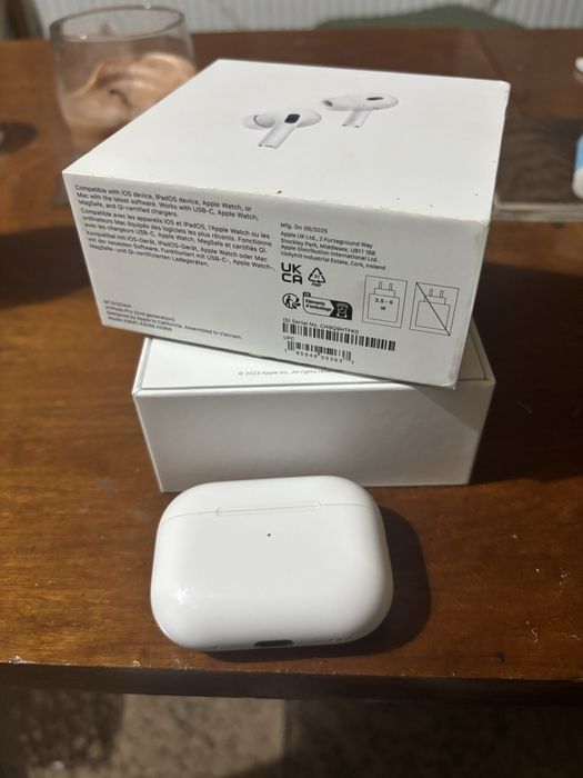 Apple AirPods Pro 2 зареждаща кейс