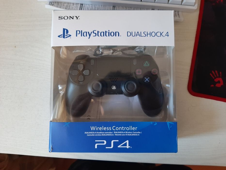 Геймпад Sony Dualshock 4