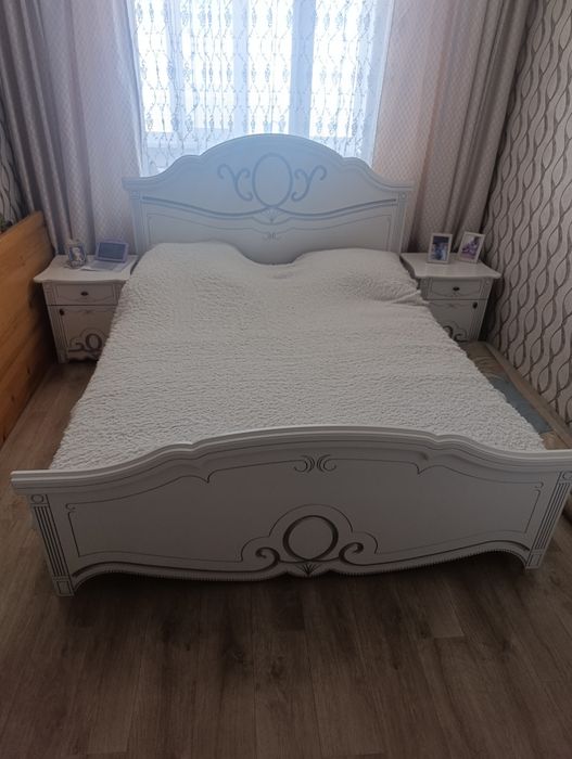 Продам спальный гарнитур