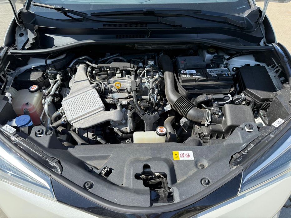 Toyota CHR alb perlat