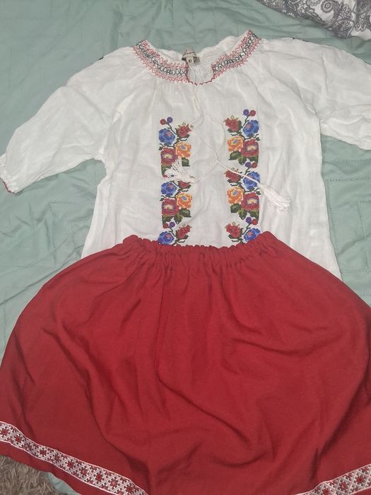 Costum fetite 10 ani