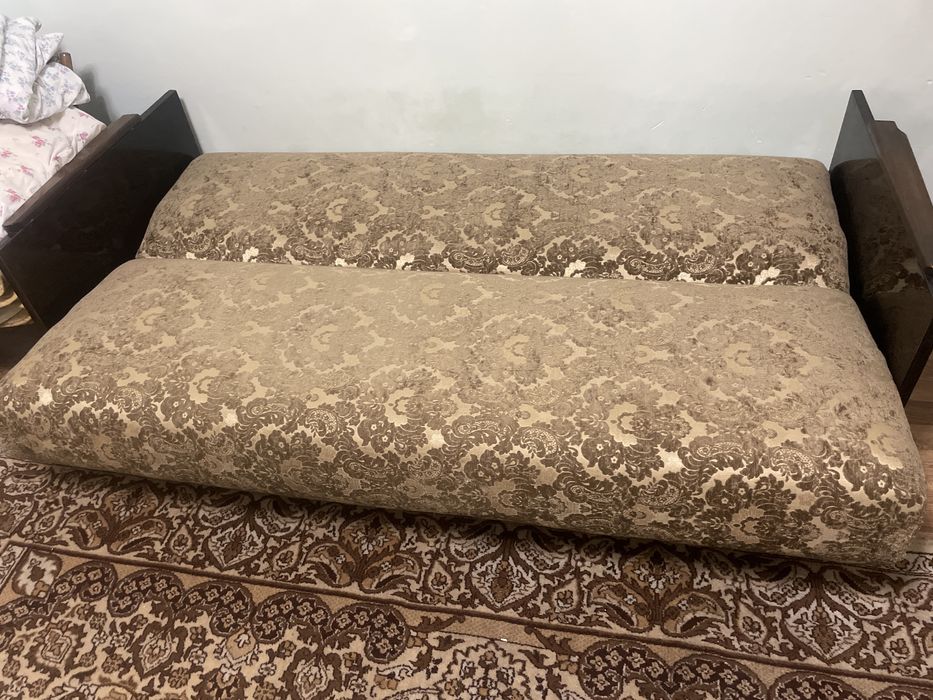 Диван книжка для гостинной