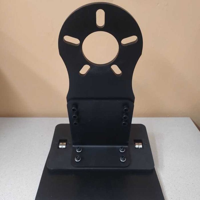 Стойка за главина на автомобилни колела при смяна на гумени втулки