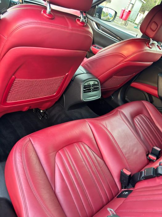 Maserati Ghibli Black Shadow Pack