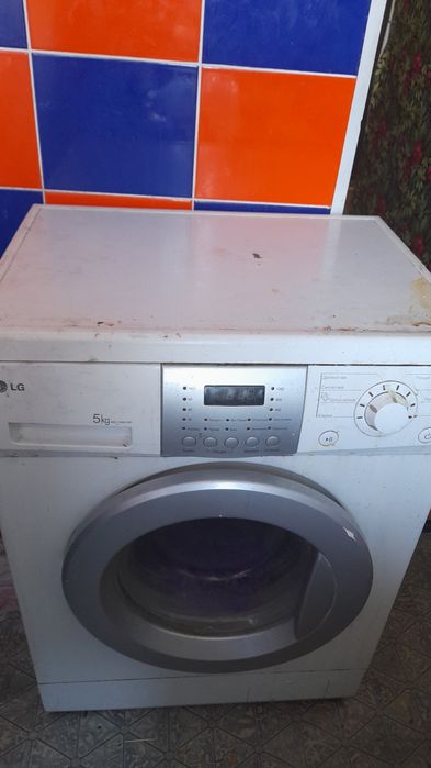 Продам не рабочую стиральную машину