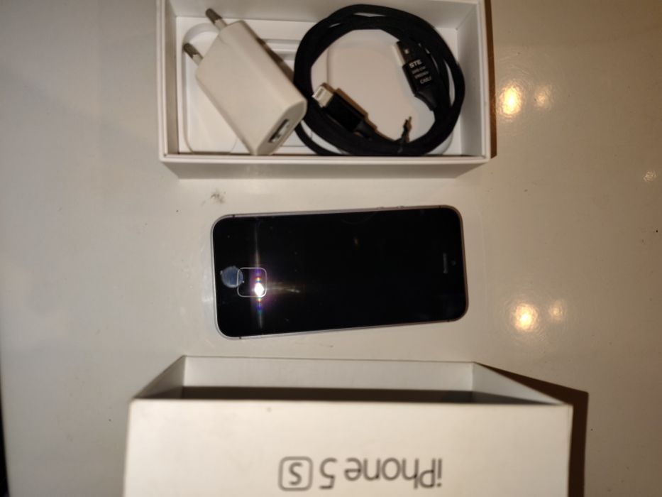 Продам IPHONE 5S