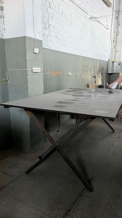 Стол 2 метра в длину срочно продам