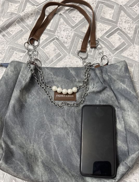 отдам сумки и 2 пенала