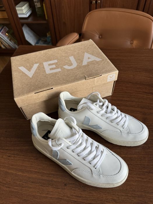 Продам новые кроссовки Veja оригинал