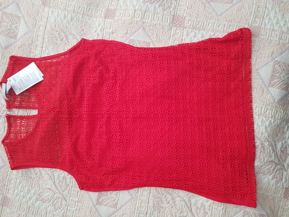 Топ с ажурной вставкой