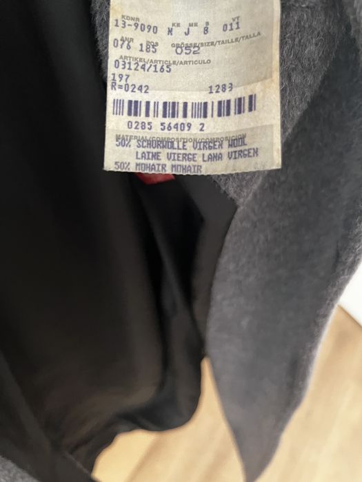 Сиво палто на Hugo Boss