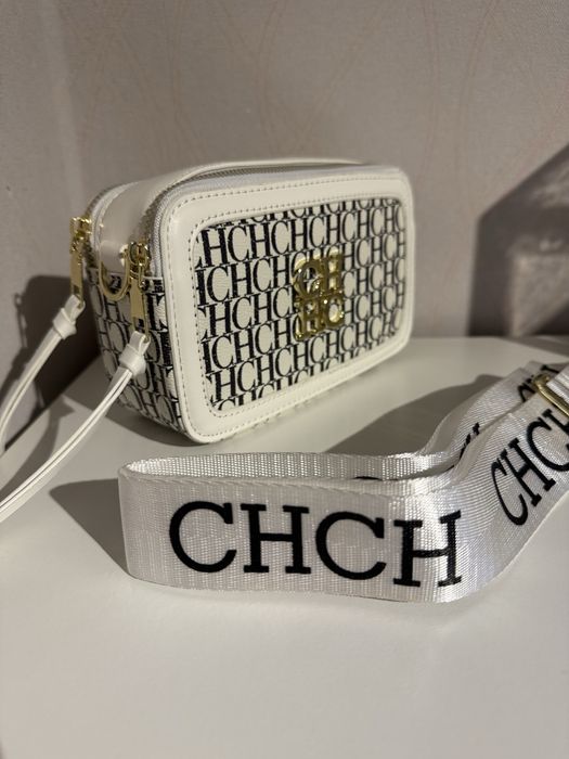 Чанта на луксозната марка Carolina Herrera